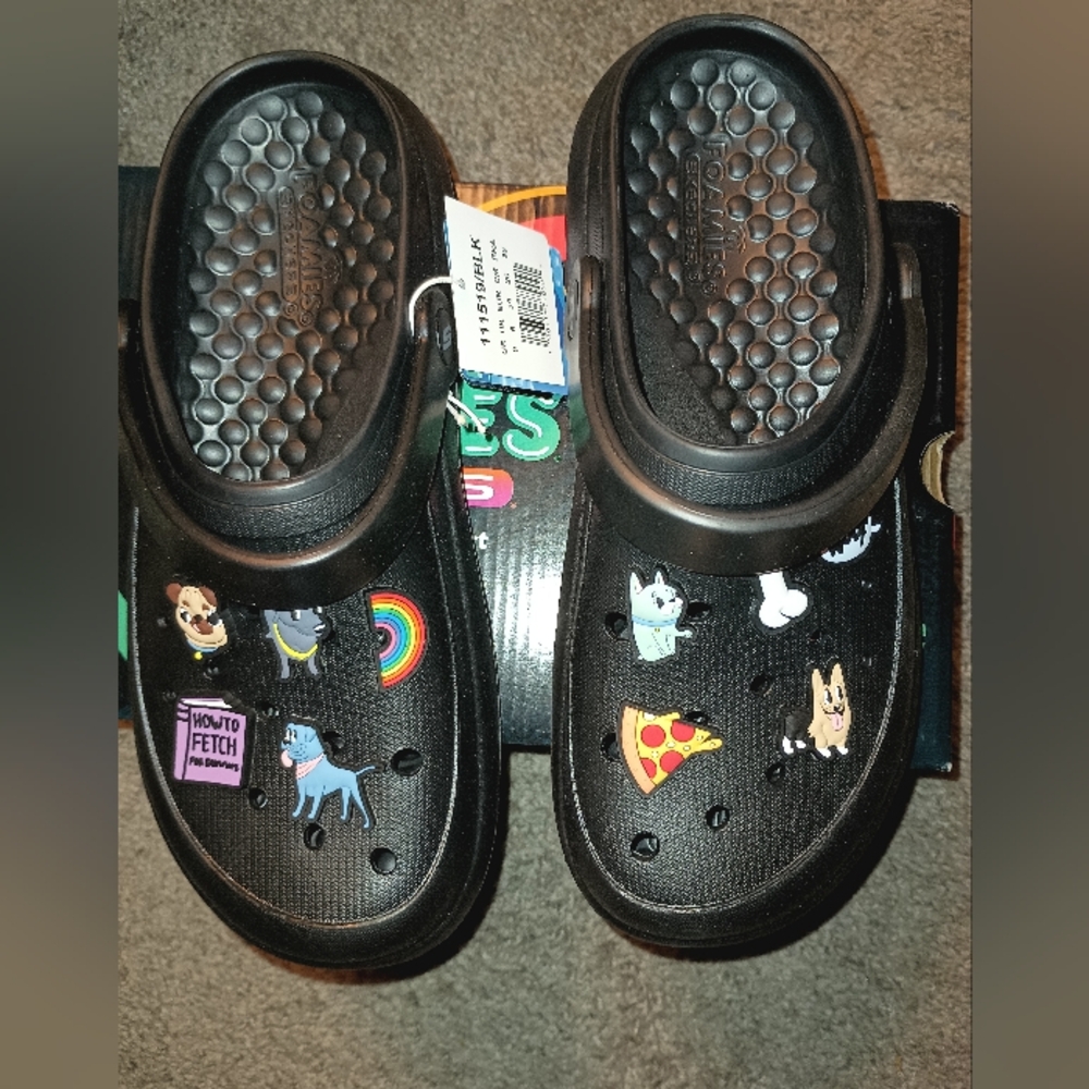 Women's "Skechers" Foamies size 9 NEW